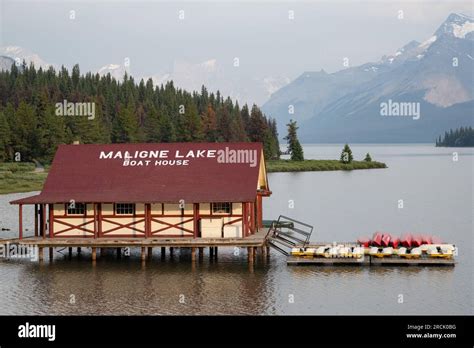 Maligne Lake Boat House Jasper Jasper National Park Canada Stock Photo Alamy