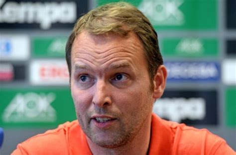 Jun 13, 2021 · beim stand von 21:19 (44.) nahm sigurdsson eine auszeit, doch sein team fand nicht mehr in die spur. Handball-Bundestrainer: Sigurdsson tritt Heubergers ...