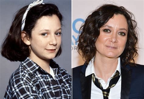 Sara Gilbert As Darlene Conner Roseanne Tv Show Cast Then And Now