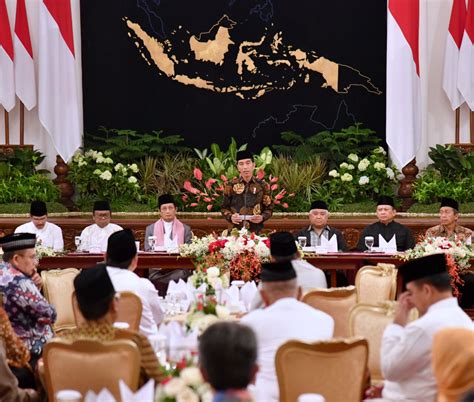 Sebagai contoh, gaya hidup yang konsumtif, free sex, menggunakan narkoba, juga bertindak anarkis. Presiden Soal Atasi Terorisme: Tindakan Preventif Lebih ...