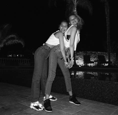 Pin Dasha🕊 Black And White Pictures Besties Pantsuit Sweatpants Suits Concert Girl Slay