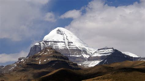 Kailash parvat, the abode of lord shiva, is a place for spiritual aspirants to find that eternal peace.<br>kailash parvat is a place to experience divine events unfolding in nature around this sacred space.<br>install wallpapers, instill peace within, lets experience the divinity. Kailash Hd Wallpaper