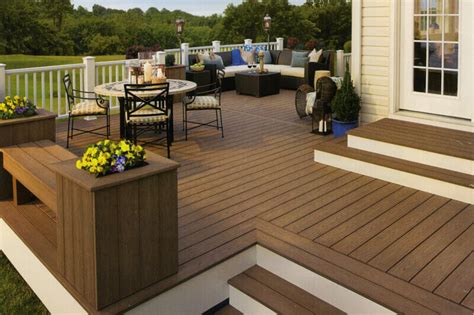 To go left or right, up or down? What Is The Best Decking Material?