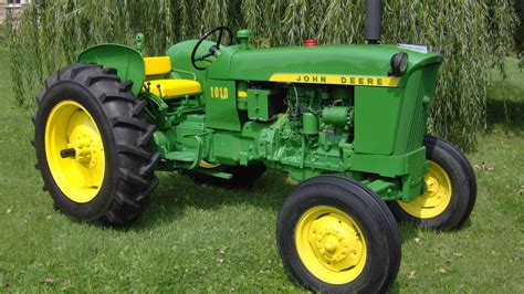 Simply try to fit pieces into the grid, be aware some pieces like to make a mess. 1961 John Deere 1010 Row Crop U | S56 | Davenport 2015