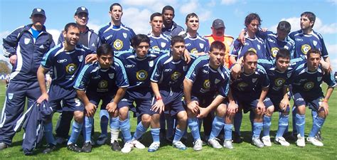 Asociación del fútbol argentino, locally asosjaˈsjon del ˈfutbol aɾxenˈtino, afa) is the governing body of football in argentina based in buenos aires.it organises the main divisions of argentine league system (from primera división to torneo regional federal and primera d), including domestic cups copa argentina and supercopa argentina. Fútbol en Argentina
