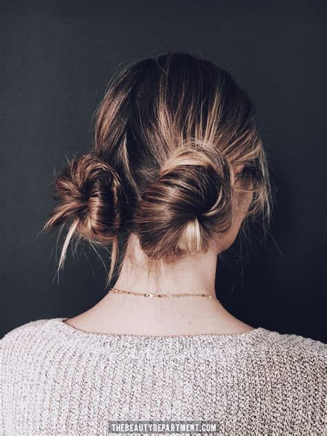 2 Messy Buns In 2 Quick Steps Easy Messy Hairstyles Messy Hairstyles
