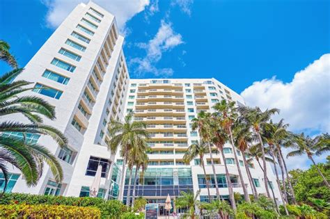 Hilton Doubletree Condo Walk To Beach Restaurants And Shops Updated