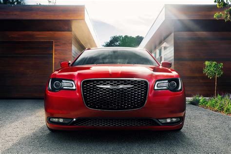 Chrysler 300 Revamped Gains New 8 Speed Auto Gearbox Srt Variant Axed