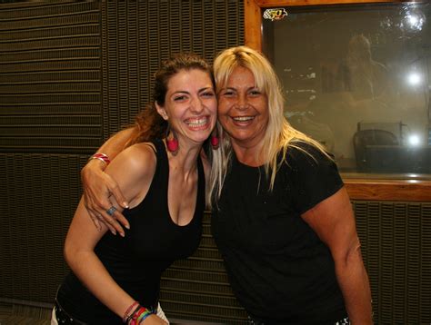 Los mensajes que claudia fasolo en su cuenta de twitter en febrero de 2018 cuando necesitaba conseguir un trabajo diario. Angie Kab y Claudia Fasolo con ULTRAGALANA en Radio Rivadavia. Enero 2014. | Radio