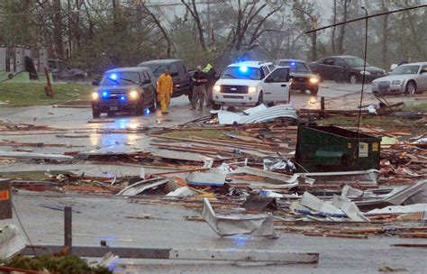 Tornadoes Severe Weather Prompt States Of Emergency Nbc News