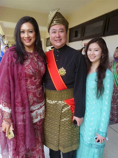 Biography of abdullah bin haji ahmad badawi, former prime minister of malaysia. Kee Hua Chee Live!: DATO KEE HUA CHEE BECAME A PAHANG DATO ...
