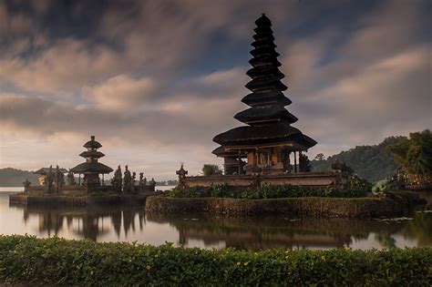Sejarah Pulau Bali