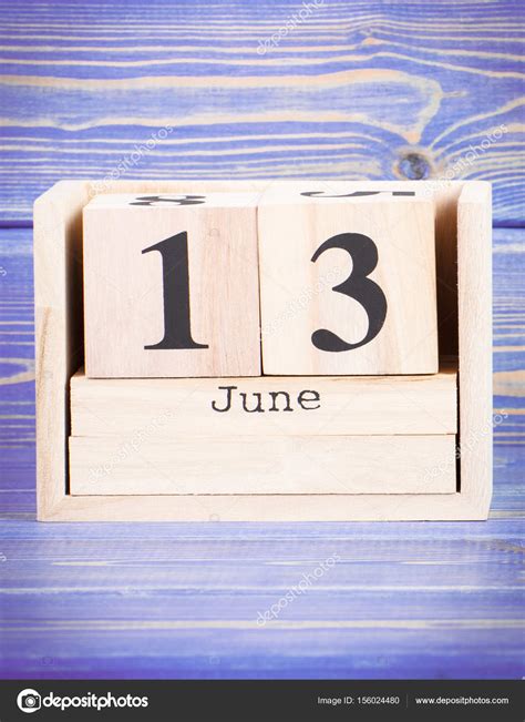 June 13th Date Of 13 June On Wooden Cube Calendar — Stock Photo