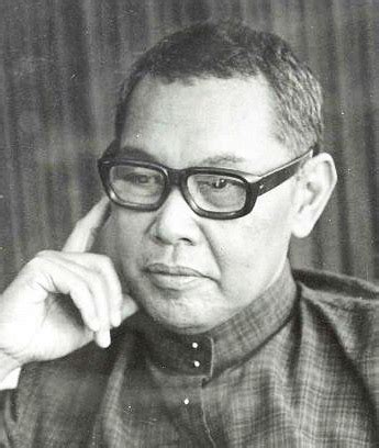 Tun ghazali shafie meninggalkan legasi kepemimpinan bertaraf antarabangsa. Krisis Tebusan Bangunan AIA (Jalan Ampang) 1975 Oleh ...
