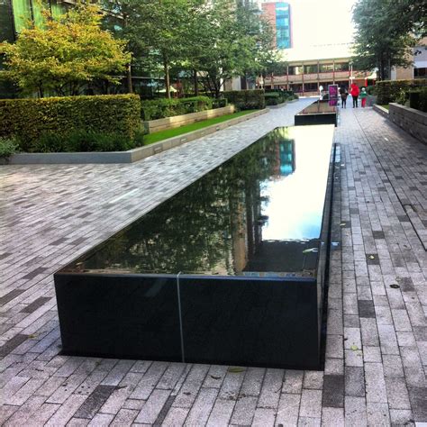 Address, the water mirror reviews: Baltimore Wharf cube mirror water feature | 정원 가꾸기, 조경, 물