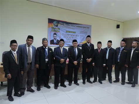 And our ancestry is from hadhramaut. Promosi Doktor Pendidikan Agama Islam - Dr. Irfan Habibie ...