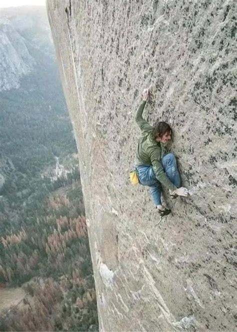 Adam Ondra Free Climbing At El Capitan In Yosemite National Park Frickin Amazing Rfrickin