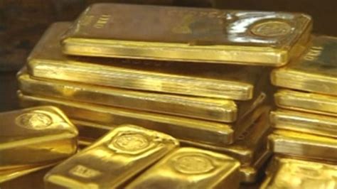 thieves steal 100 gold bars stashed under homeowner s bed fox news video