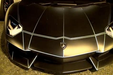 Watch This Lamborghini Aventador Glow In The Dark
