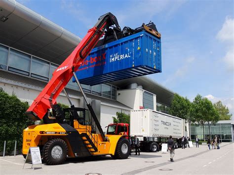 Dickblick.com has been visited by 10k+ users in the past month Hub und Transportfahrzeuge Verladetechnik Fotos ...