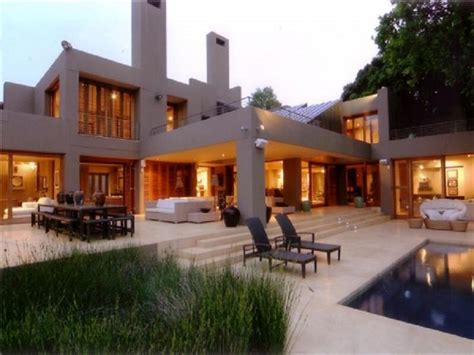 Dulux paints is a brand under cap plc. Home Design Ideas Pictures: Homes Exterior Design Inspiration