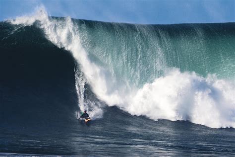 Die Perfekte Welle Von Nazaré Big Wave Surfing In Portugal