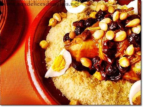 Tfaya is an onion and raisin topping that is made to go with couscous. Épinglé sur Le couscous marocain