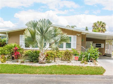 5453 Aylesbury Ln, Sarasota, FL 34241 | Zillow