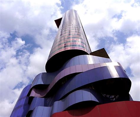 Her work includes paintings, prints and sculptures. A singularidade de Tomie Ohtake - Blog - Macodesc ...