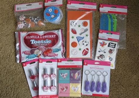 By putting some thought into the design and choosing quality items that are sophisticated have a good idea of what you want to put in your bag before making a purchase or doing any decorating. Make Inexpensive Party Treat Bags using Target Holiday ...