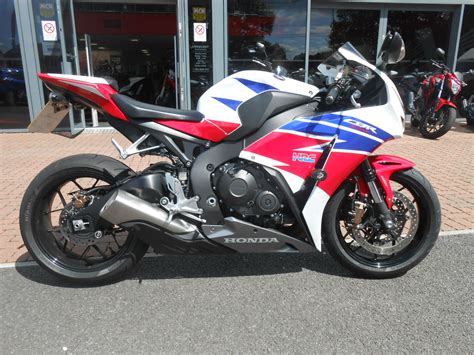 Honda cbr250r 2014 is one of the best models produced by the outstanding brand honda. 2014 Honda CBR 1000 RA-E - Fireblade Tri-colour