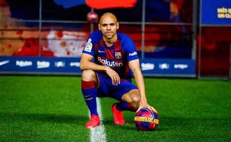 All information about fc barcelona (laliga) current squad with market values transfers rumours player stats fixtures news. Portræt at Martin Braithwaite - Barcas nye angriber | Nyheder