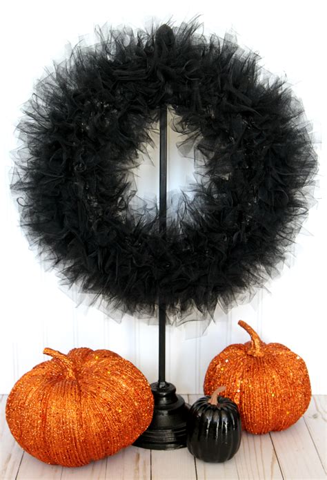 Diy Tulle Wreath In 2020 Halloween Tulle Wreath Tulle Wreath Wreaths