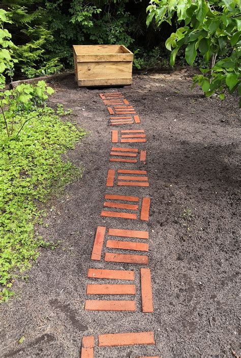Weitere ideen zu gartenweg, garten, garten ideen. Gartenweg Backsteine - Lavendelblog