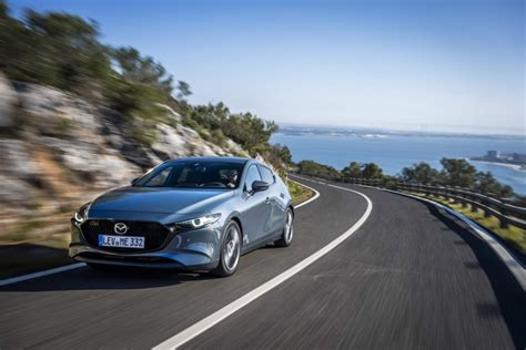 596 empfohlen von tino27 am: Mazda 3 2.0 SkyActiv-G M-Hybrid (2019) | Reviews ...
