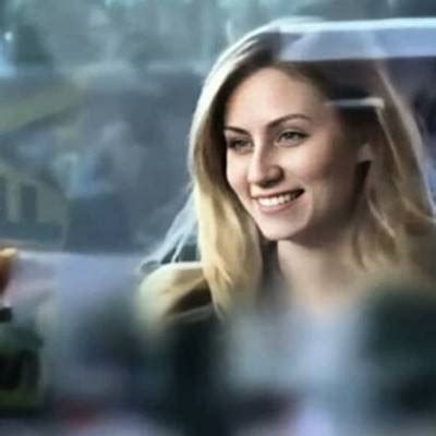 2018 yılında vakıfbank a takımı'na yükselen karakurt 1 kulüpler dünya şampiyonası şampiyonluğu ve 1 türkiye ligi şampiyonluğu yaşadı. Akınözü'nün sevgilisi Sandra Pestemalciyan kimdir? Dini ...