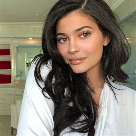 Kylie Jenner Vogue Makeup Tutorial Popsugar Beauty Uk