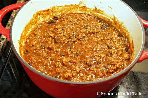 Place the ground beef in a large pot and throw in the garlic. Pioneer Woman Dutch Oven Review with Chili Recipe | Recipe | Recipes, Chili recipe pioneer woman ...