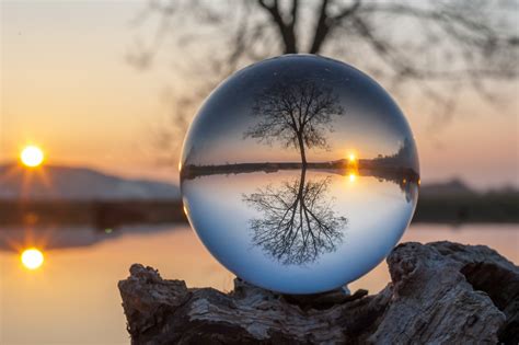 Photography 1001 : Crystal Ball Photography - T-Dimension