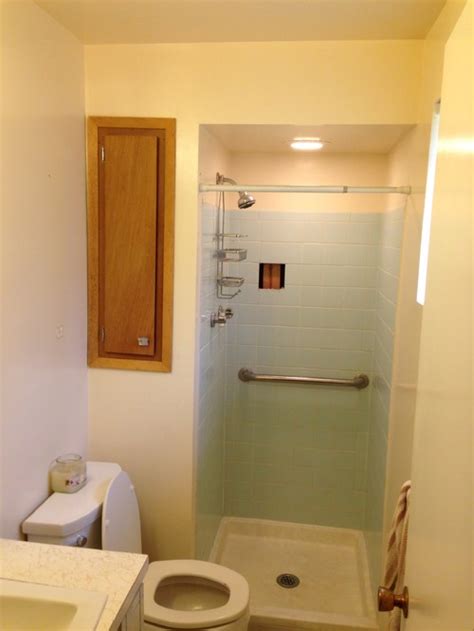 I would like to have a shower, two sinks and a toilet. Need help for a 4x8 Master bathroom