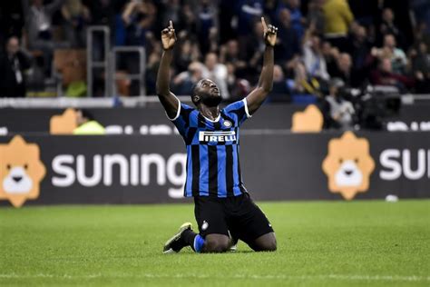 Nell'inter che sfiderà la fiorentina tornerà dall'inizio romelu lukaku, al posto di lautaro martinez, poco brillante in questa fase. Fiorentina-Inter: programma, orario e tv. Le probabili ...