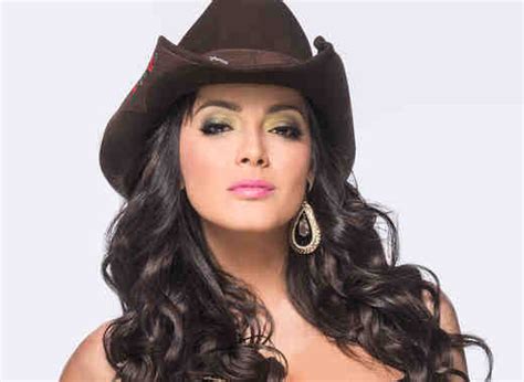 May 31, 2021 · daniella durán ya va para más de cinco años dentro de la conducción deportiva pero, para conseguir el respeto de sus compañeros, le tuvo que luchar. Daniela Navarro