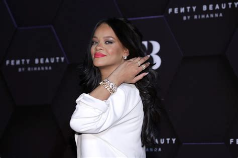 How Rihanna Went From Nearly Bankrupt To Billionaire 온라인슬롯 라이브슬롯