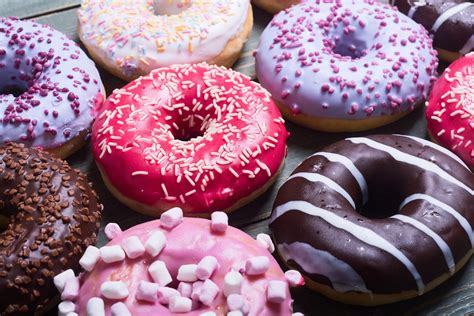 Durante los días previos al día nacional de la dona, dunkin' estará compartiendo contenido especial para los fans de las donas a través de sus redes sociales instagram y tiktok. ¿Por qué se celebra el Día de la Dona? - TecReview
