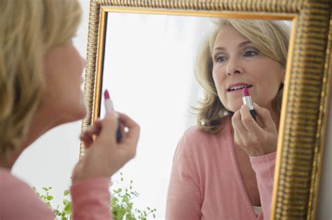 How To Wear Red Lipstick For Women Over 50 Expert Tips For The Perfect Pout Uk