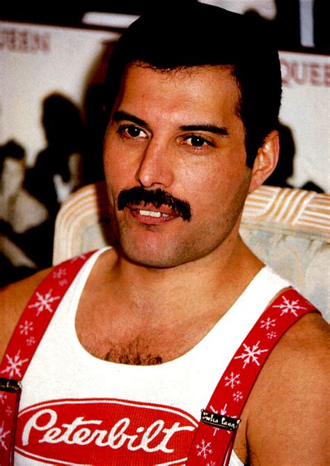 Freddie mercury, british rock singer and songwriter whose flamboyant showmanship and powerfully agile vocals, most famously for the band queen, made him one of the rock's most dynamic front men. Freddie Mercury Biography Trivia Quiz - NSF - Music Magazine