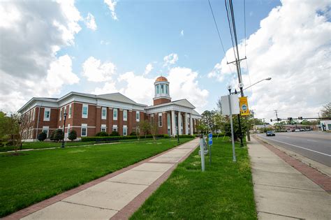 Colonial Heights Courthouse - A People's Guide