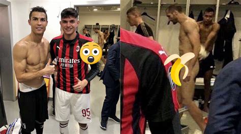 Italian Footballer Giorgio Chiellinis Dick Exposed In Locker Room