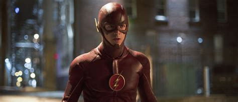 First Look The Cw Unveils The Flash Season 2 Suit