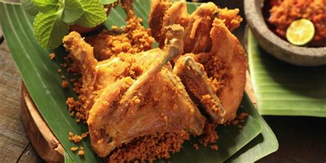 Resep ayam bakar padang dapat jadi solusi anda yang ingin menghadirkan santapan lezat di ruman tanpa perlu repot keluar rumah membeli makanan. Cara Memasak Ayam Bakar, Ayam Goreng, dan Ayam Bumbu Kecap yang Enak | Dream.co.id